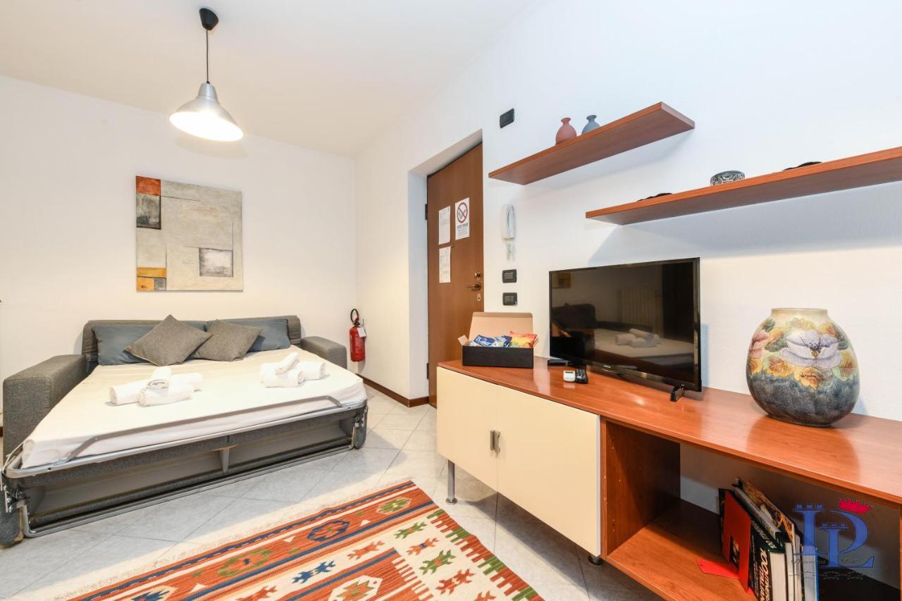 Desenzanoloft Blue Lake Star Apartment Desenzano del Garda Exterior foto